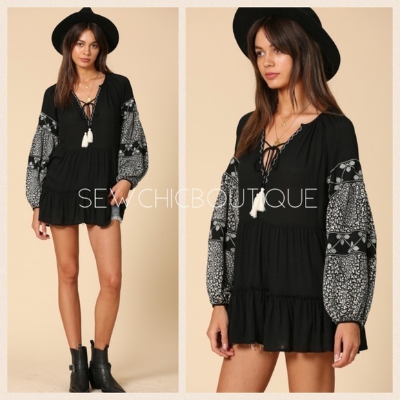 Black Tiered Tunic w/ Tassels & Bubble Sleeve - Picture 5 of 14